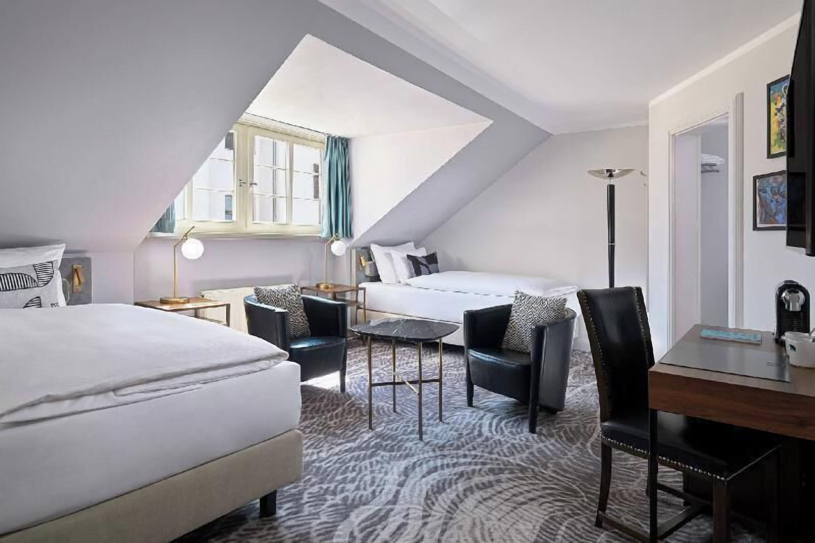 Premium bedding, in-room safe, desk, blackout curtains