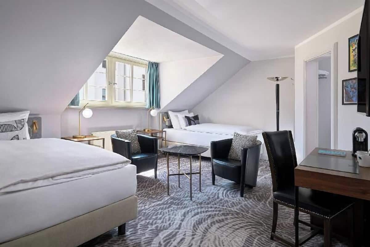 Premium bedding, in-room safe, desk, blackout curtains