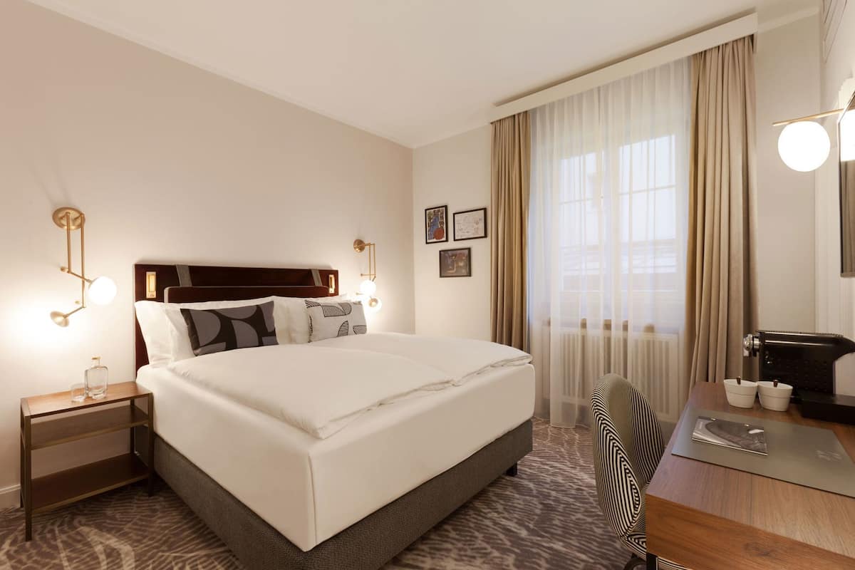 Premium bedding, in-room safe, desk, blackout curtains