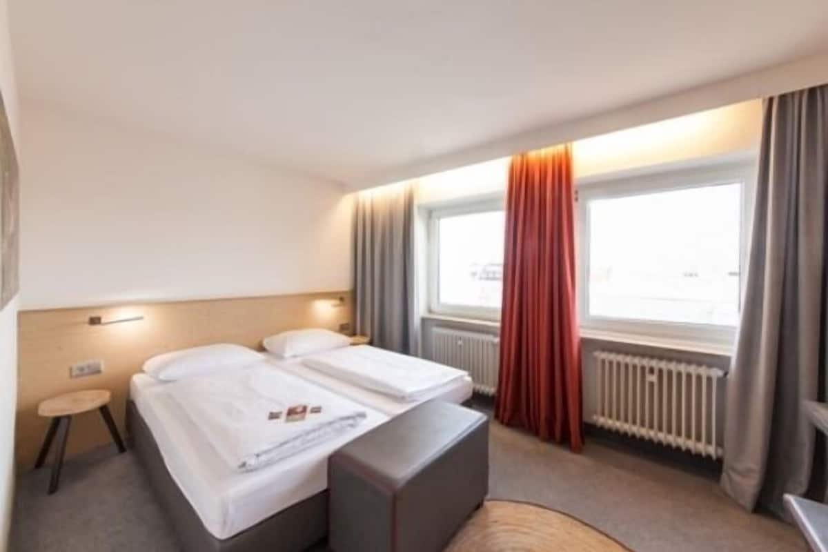 1 camera, biancheria da letto ipoallergenica, una cassaforte in camera