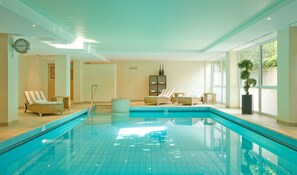 Indoor pool, pool loungers
