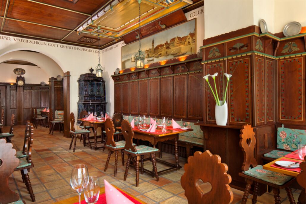 2 restaurants, lunch, dinner served; german cuisine