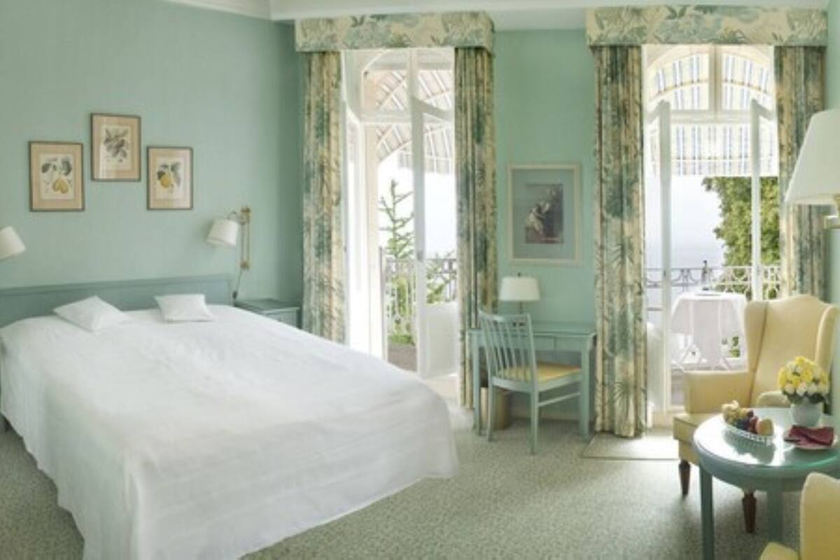 standard double room, balcony, lake view | hypo-allergenic bedding, in-room safe, individually furnished, desk