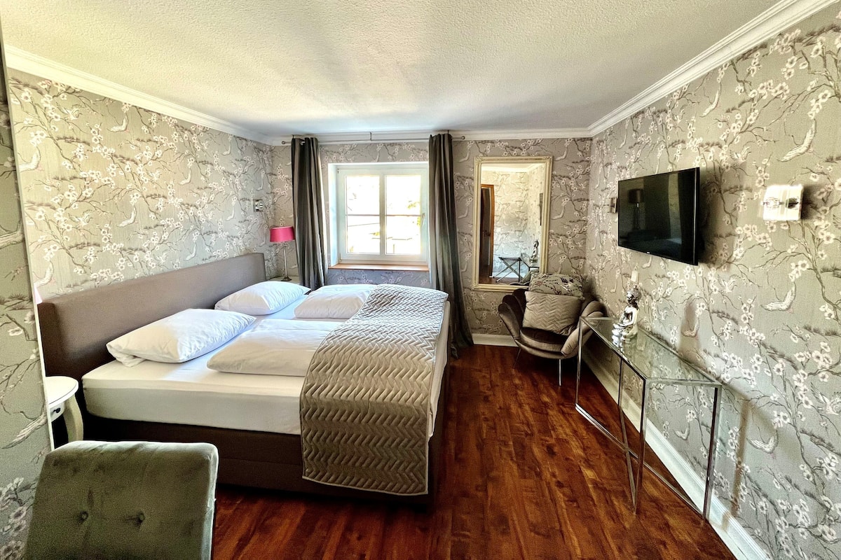 Classic Double Room | Individually decorated, individually furnished, desk, rollaway beds