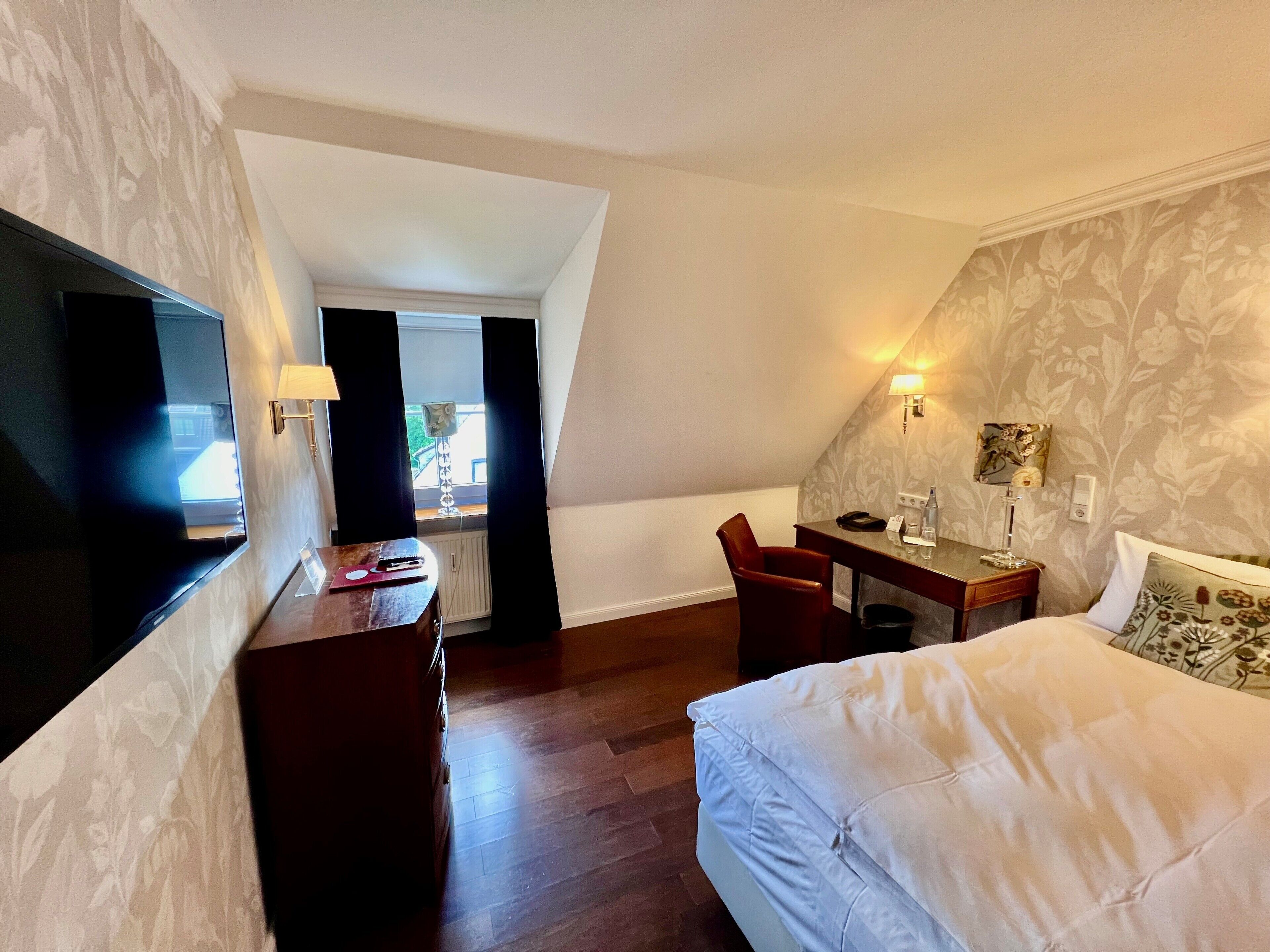 basic single room, 1 single bed | 1 bedroom, individually decorated, individually furnished, desk