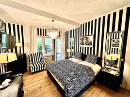 Doppia Superior | Con stile personalizzato, con arredamento individuale, una scrivania