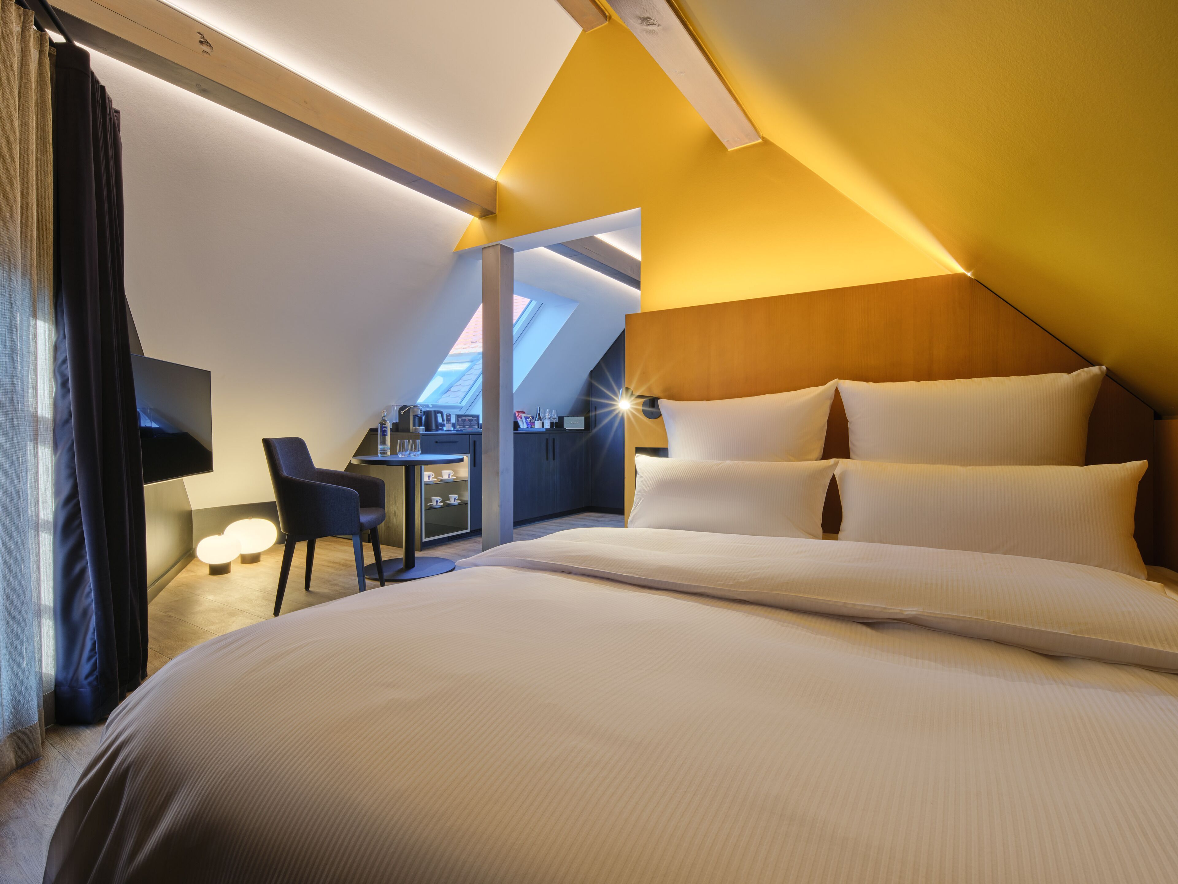 queen dependance - kein zugang zum hotellift | hypo-allergenic bedding, memory-foam beds, in-room safe