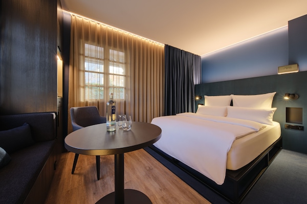 Hypo-allergenic bedding, memory foam beds, in-room safe, blackout drapes