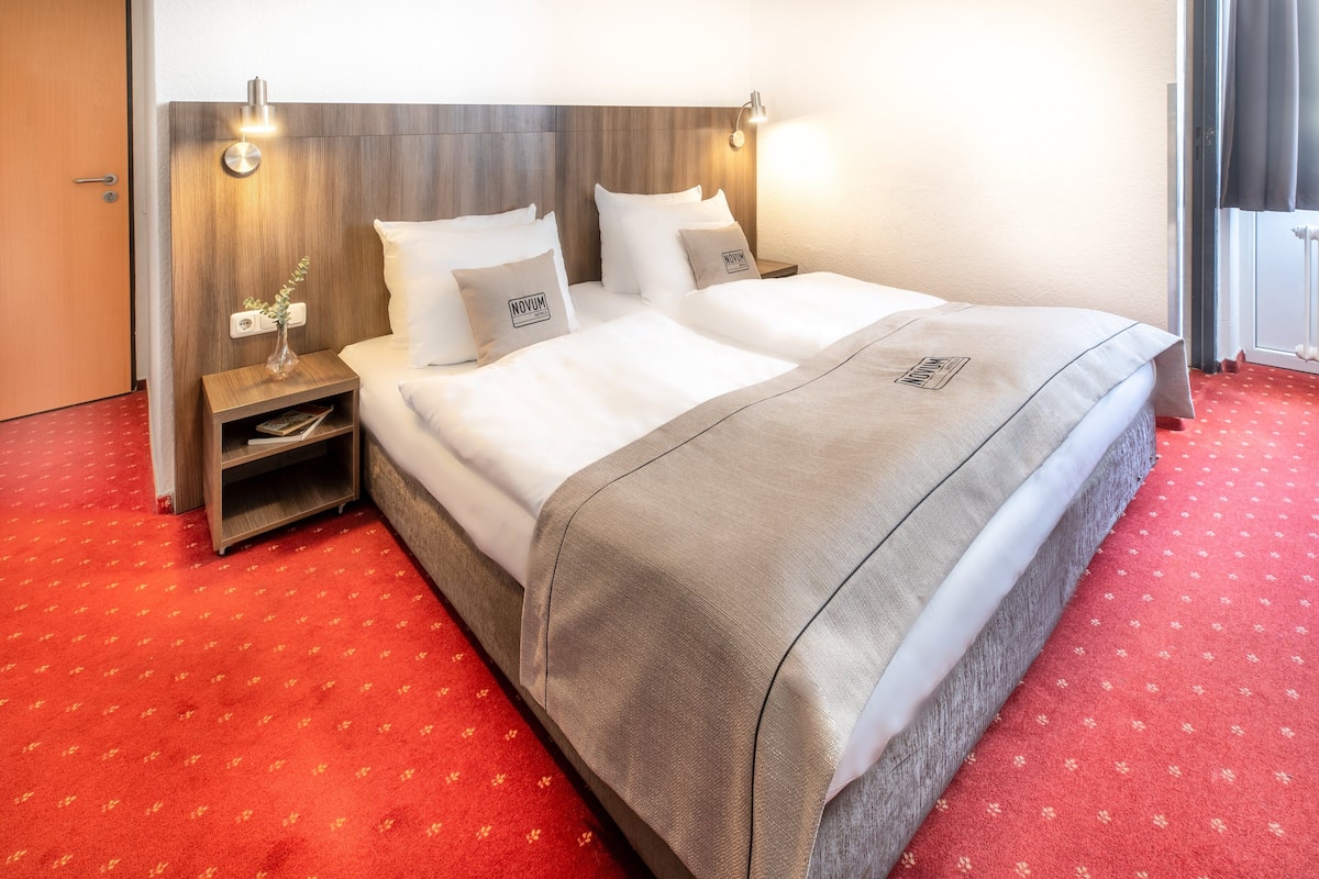 Standard Triple Room | Hypo-allergenic bedding, in-room safe, desk, soundproofing