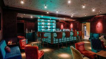 Cocktail bar