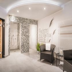 Couples treatment room(s), sauna, body treatments, body wraps