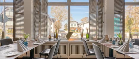 2 restaurants, breakfast, lunch, dinner served; Regional cuisine