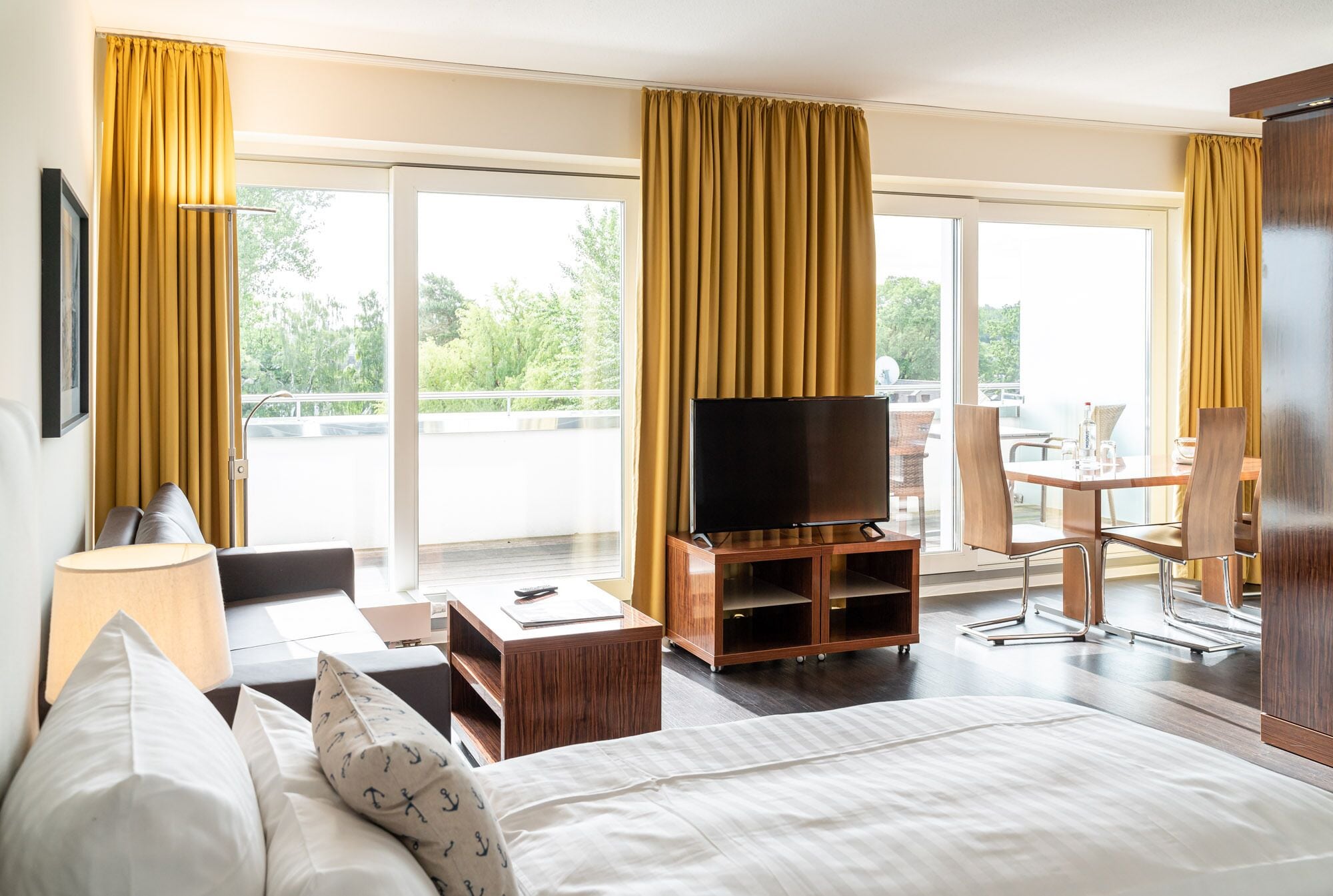 1 bedroom, hypo-allergenic bedding, minibar, in-room safe