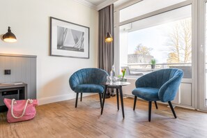 TV - Hotel Yachtclub (Timmendorfer Strand)