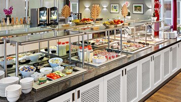 Desayuno buffet diario (EUR 15.00 por persona)