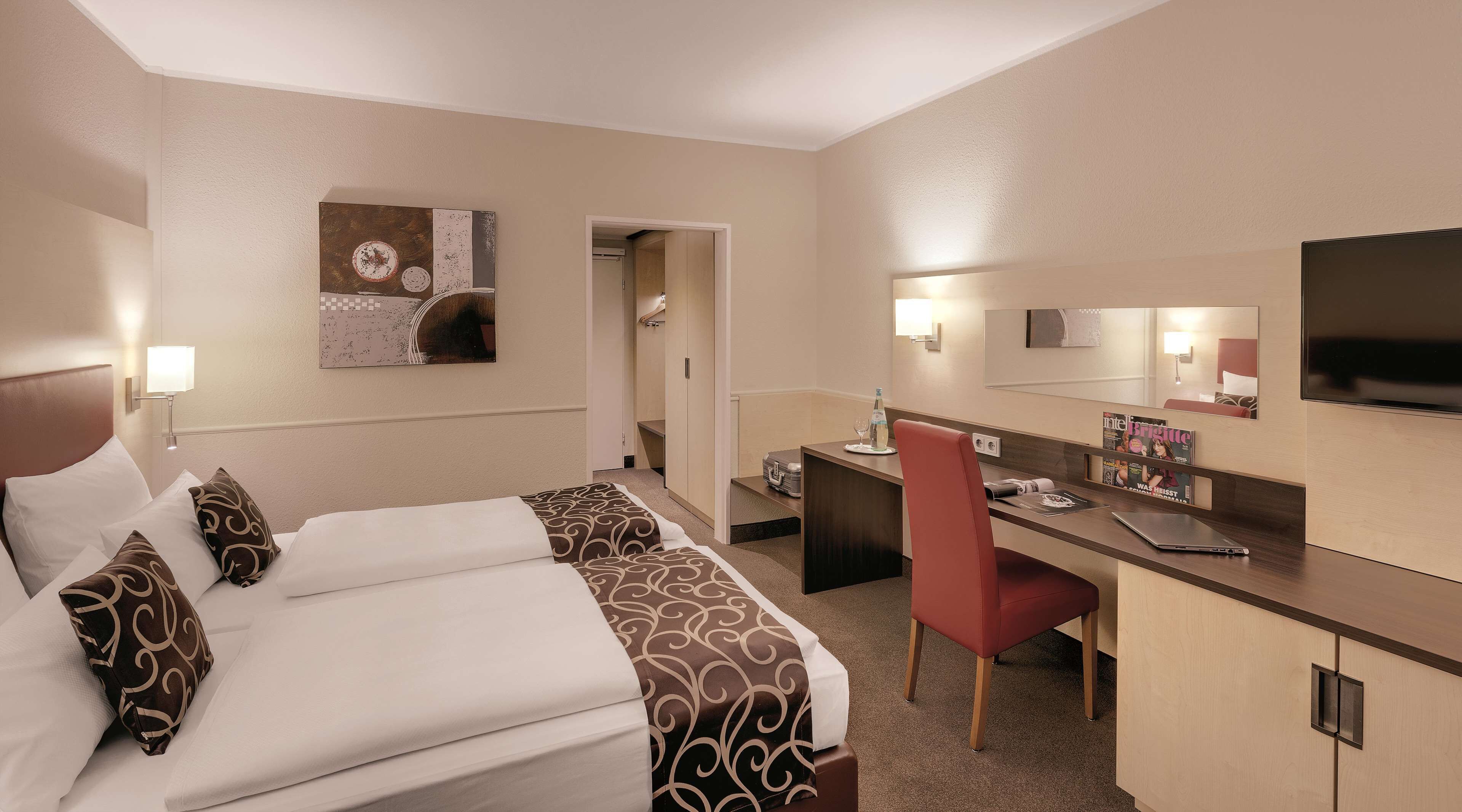 comfort room, 2 single beds | premium bedding, minibar, in-room safe, laptop workspace
