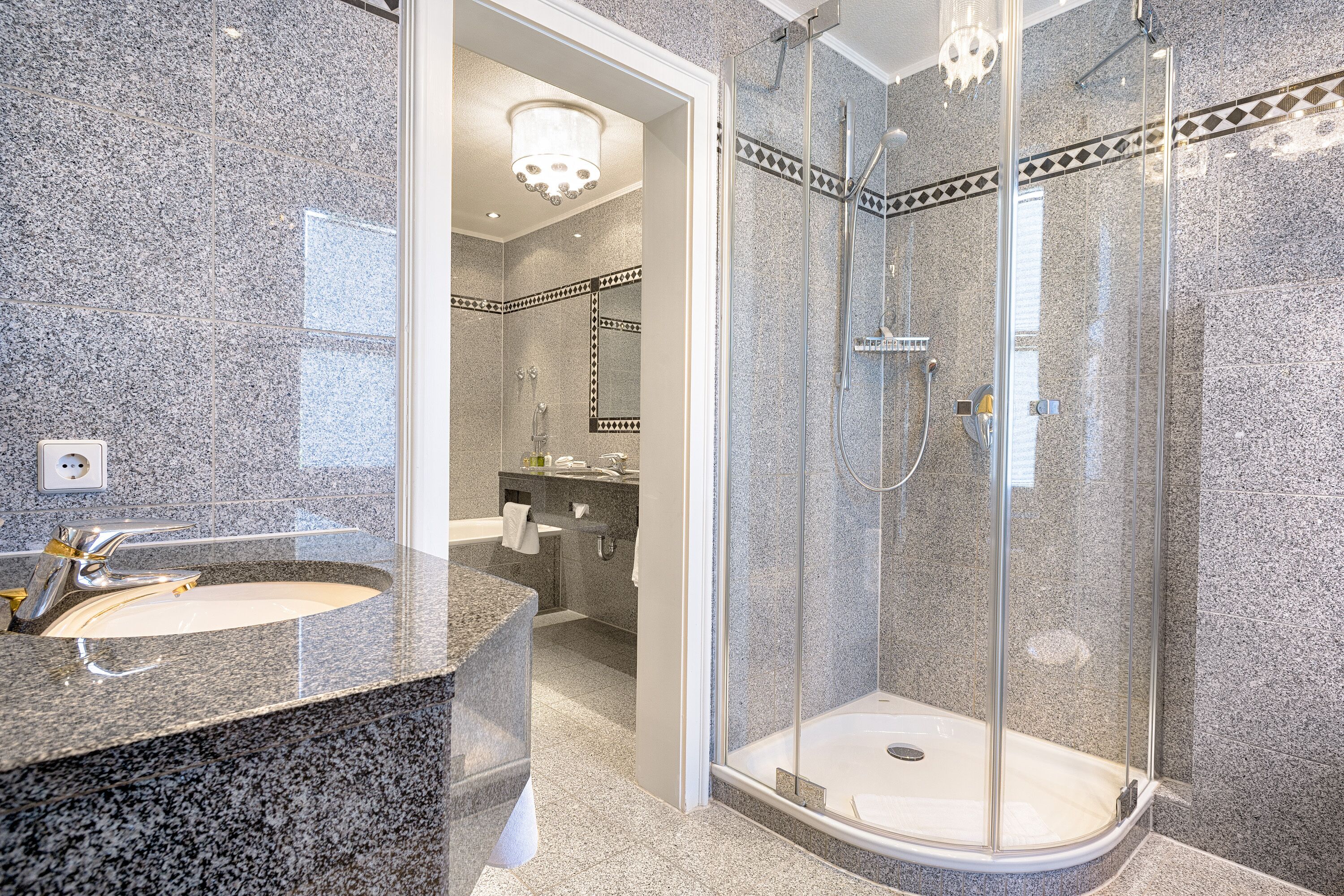 junior suite (classic) | 1 bedroom, free minibar, in-room safe, individually decorated