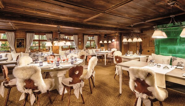 Lunch, dinner served; local cuisine, al fresco dining 
