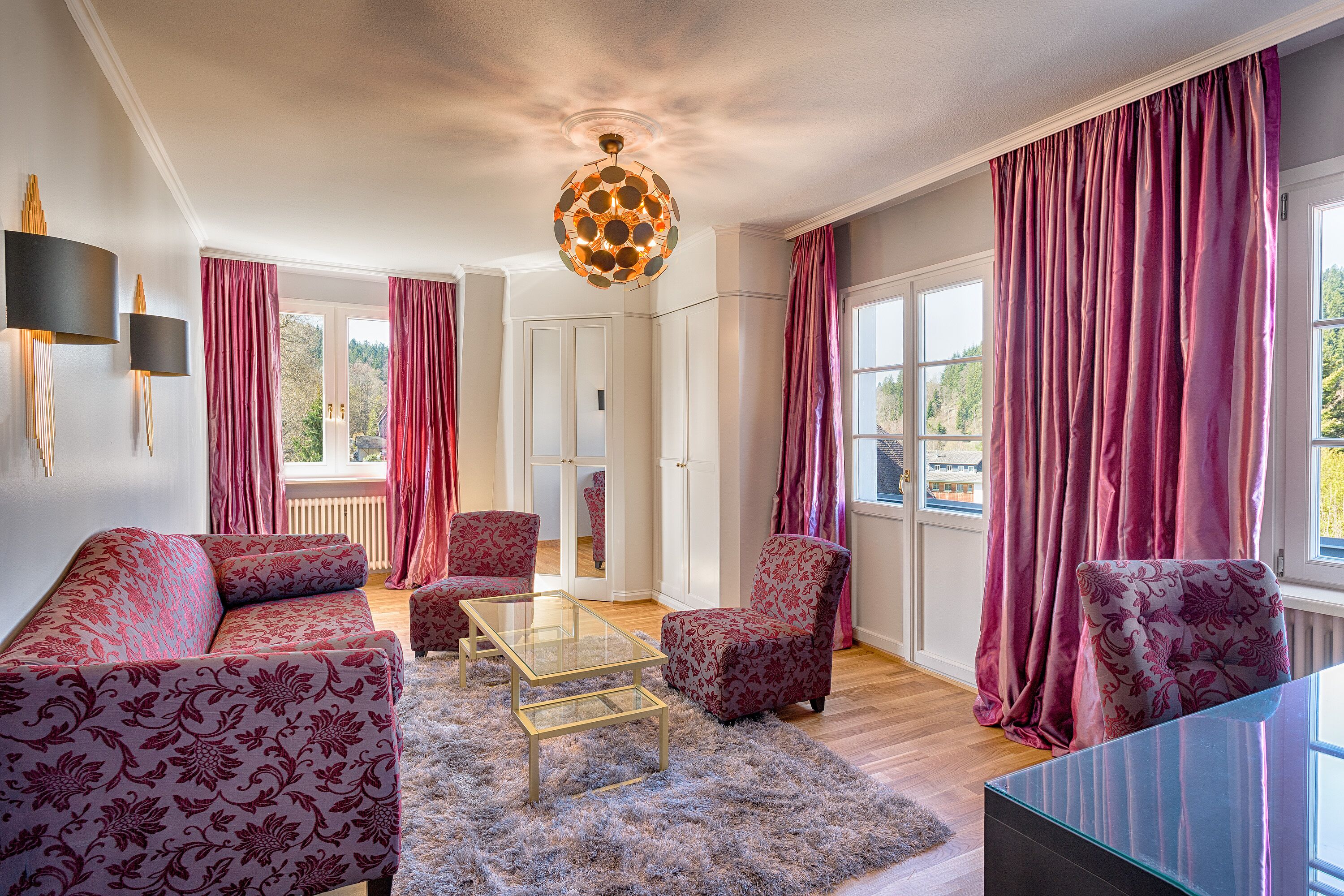 Junior Suite (Deluxe)