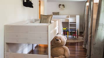 Family Suite | 1 bedroom, free minibar, in-room safe, individually decorated