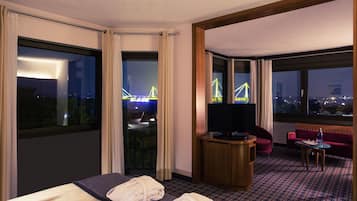 Privilege, Zimmer, 1 Doppelbett | Ausblick vom Zimmer