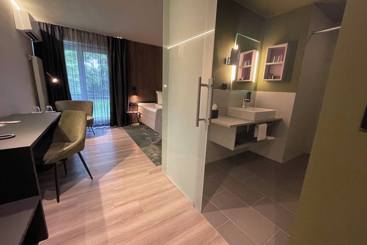 comfort double room | 1 bedroom, egyptian cotton sheets, premium bedding, pillow-top beds