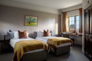 Comfort Twin Room | Premium bedding, individually decorated, individually furnished, desk