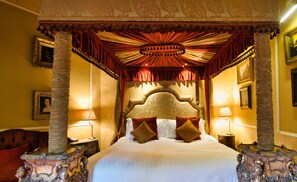 Castle State Room | In-room safe, iron/ironing board, free WiFi, bed sheets