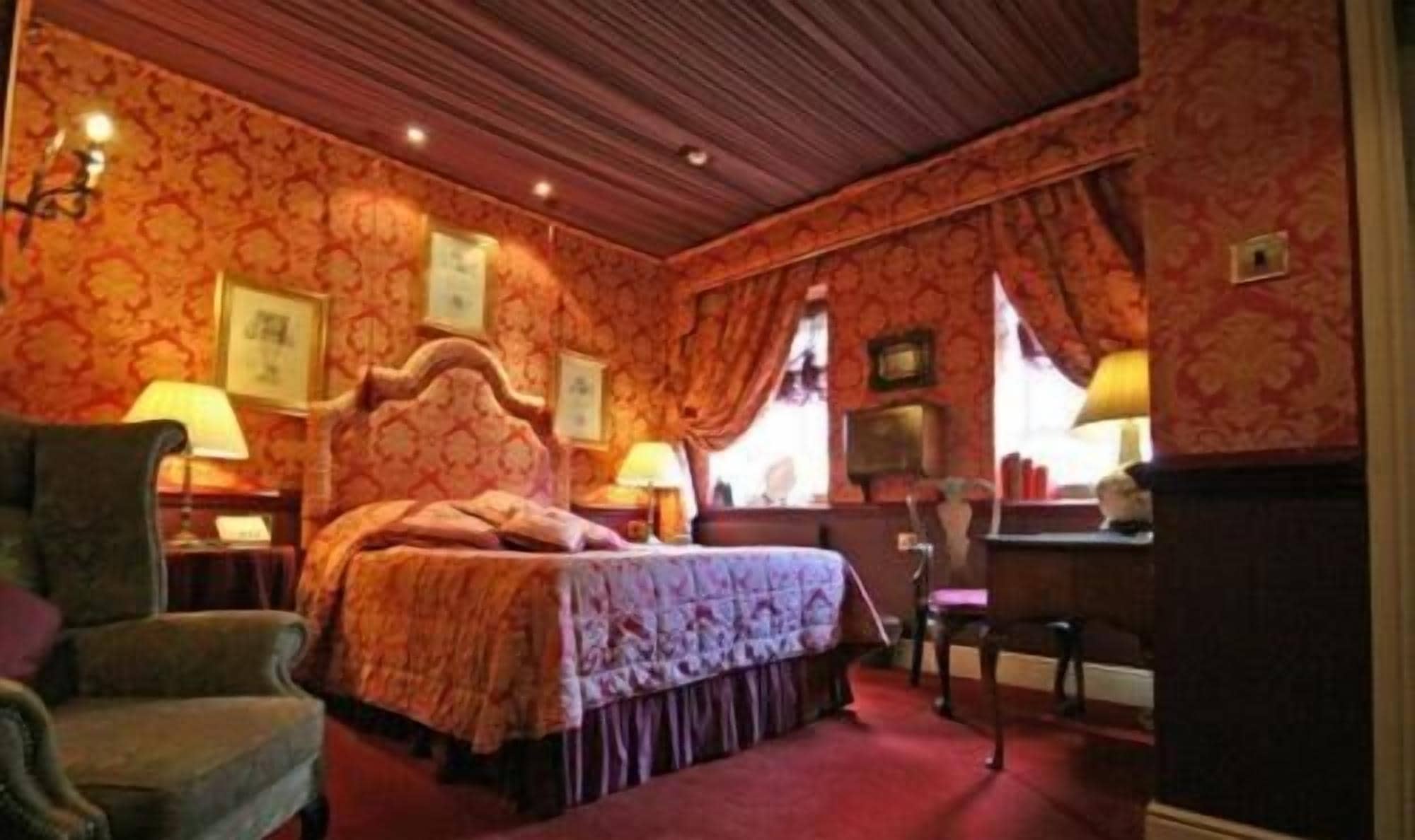 1 bedroom, in-room safe, iron/ironing board, free wifi