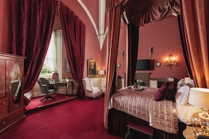 The King James Suite | In-room safe, iron/ironing board, free WiFi, bed sheets - Lumley Castle Hotel (Chester-le-Street)