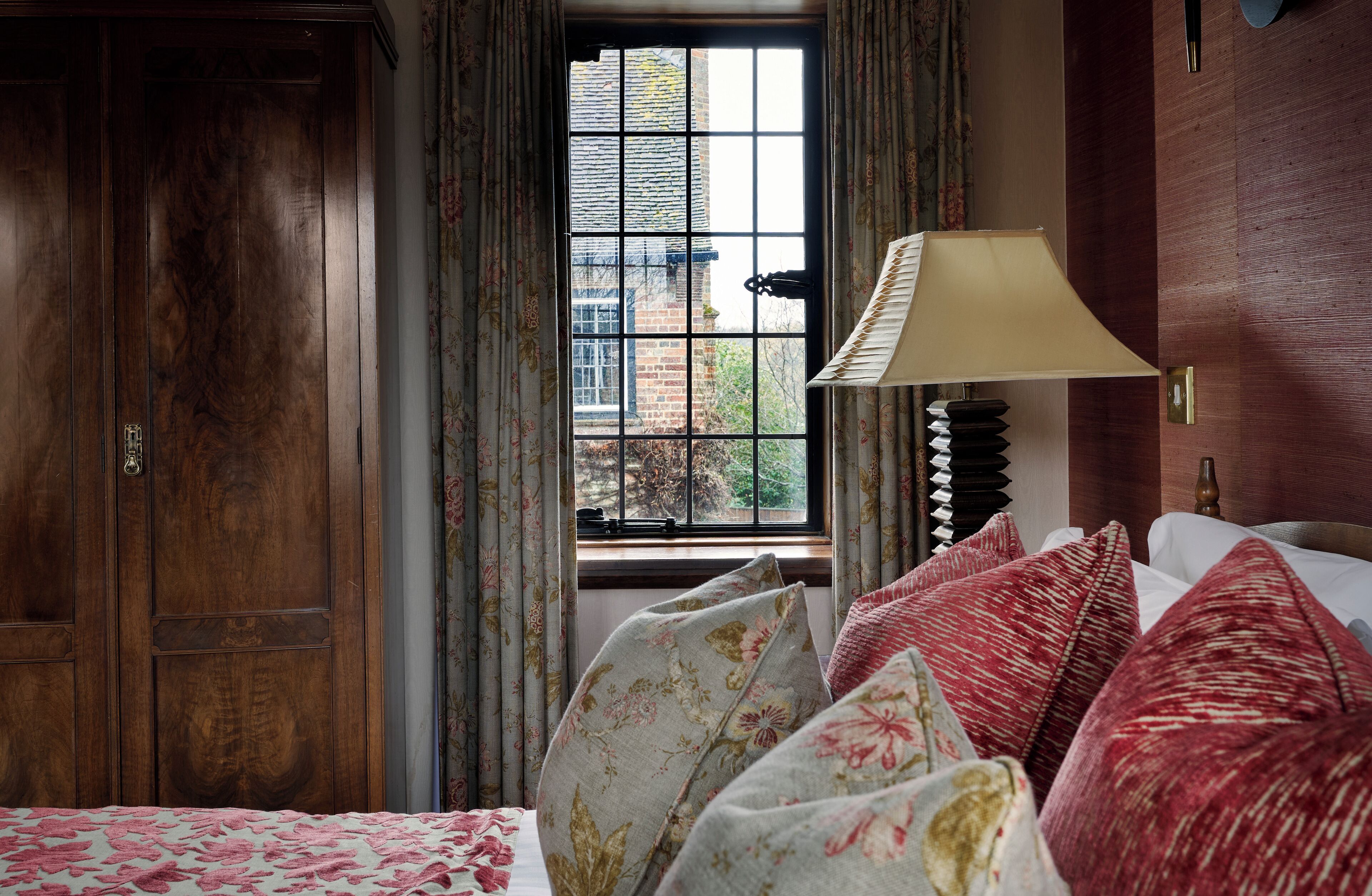 individually decorated, individually furnished, desk, free wifi