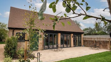 Individually decorated, individually furnished, desk, free WiFi