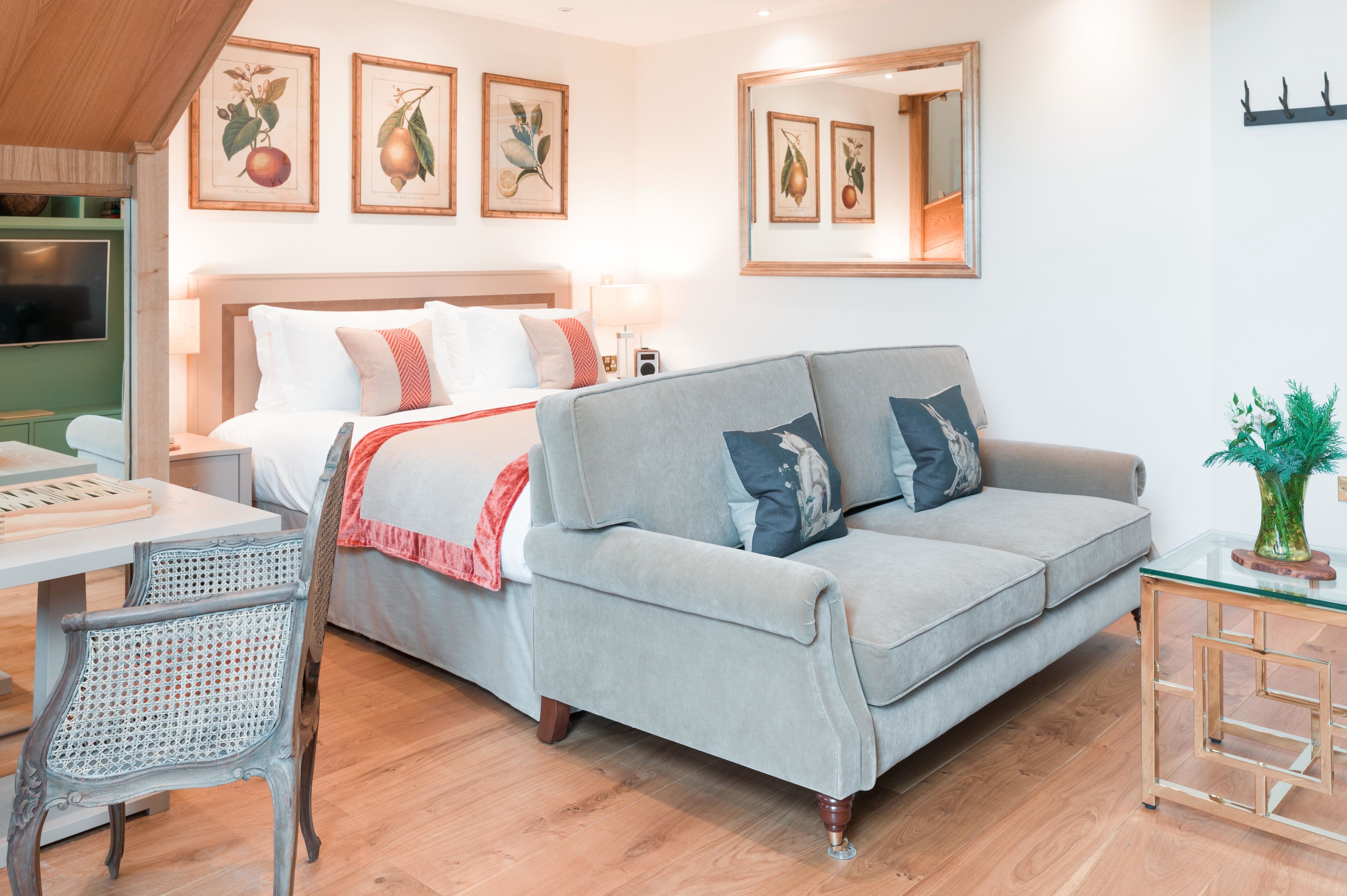 Individually decorated, individually furnished, desk, free WiFi