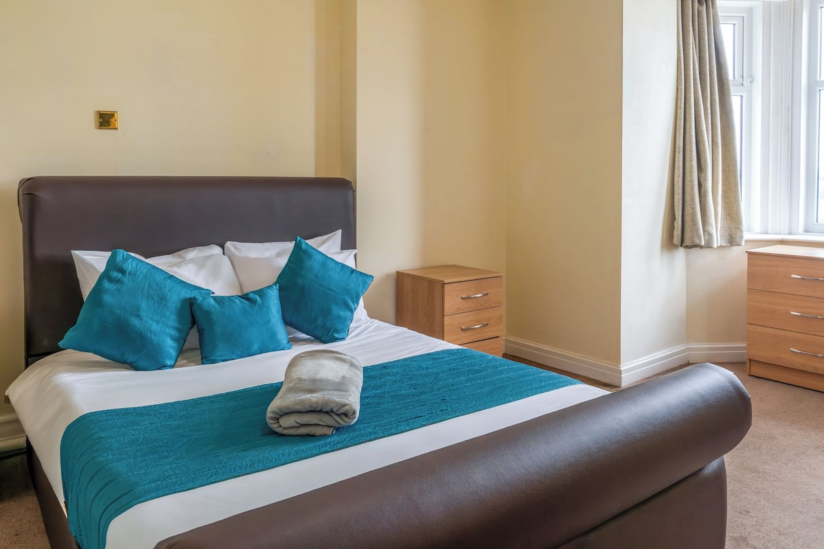 Double Room | In-room safe, desk, iron/ironing board, free WiFi
