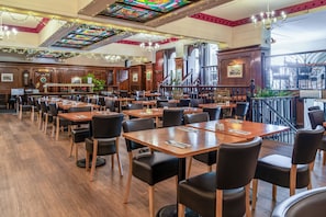 Breakfast and dinner served - Savoy Blackpool Hotel (Blackpool)