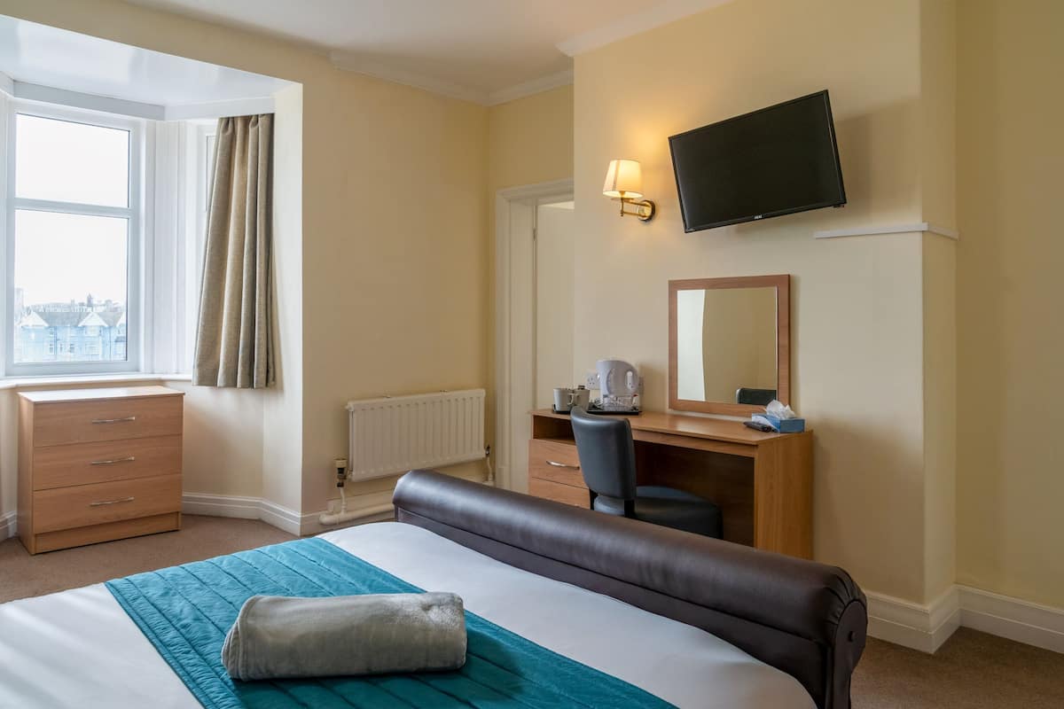 In-room safe, desk, iron/ironing board (on request), free WiFi
