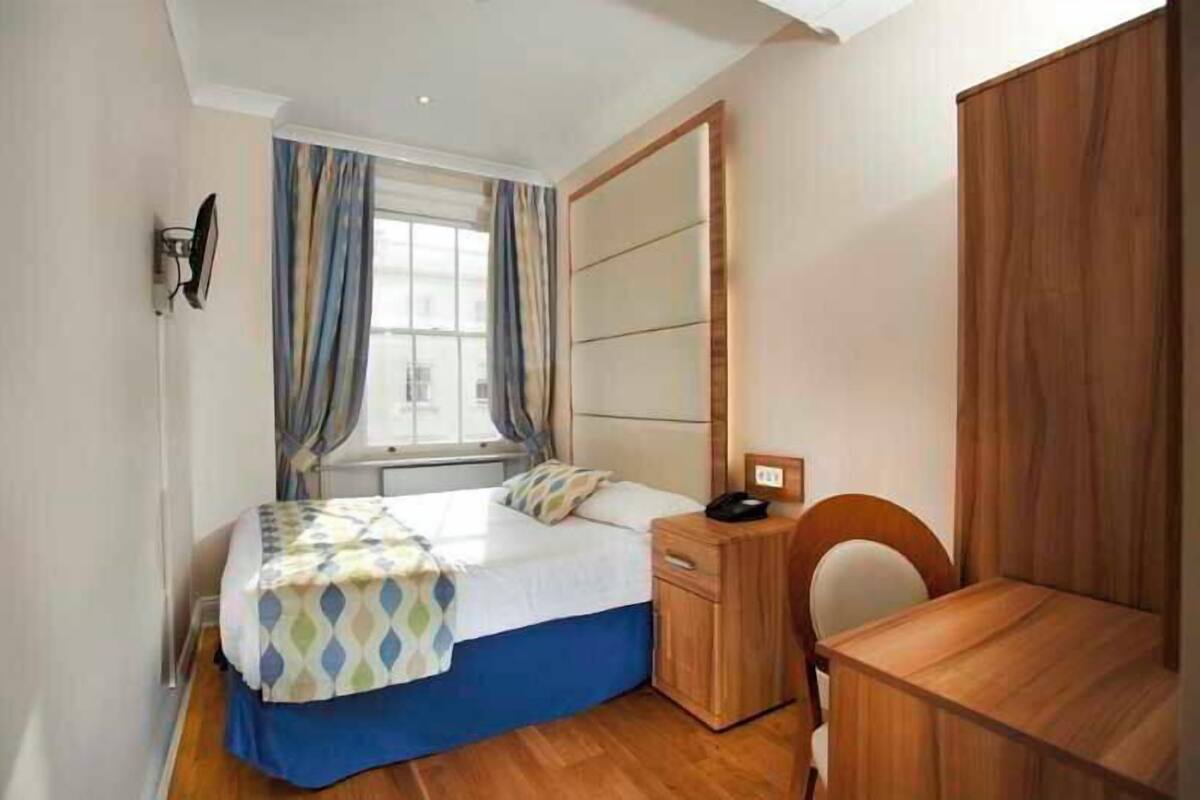 In-room safe, desk, iron/ironing board (on request), WiFi (free)