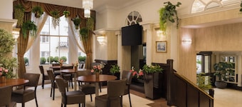 Royal Eagle Hotel