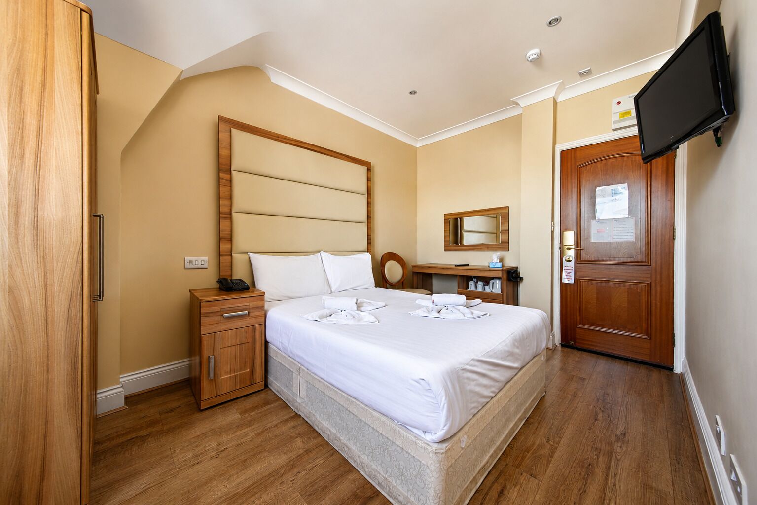 Photo - Royal Eagle Hotel