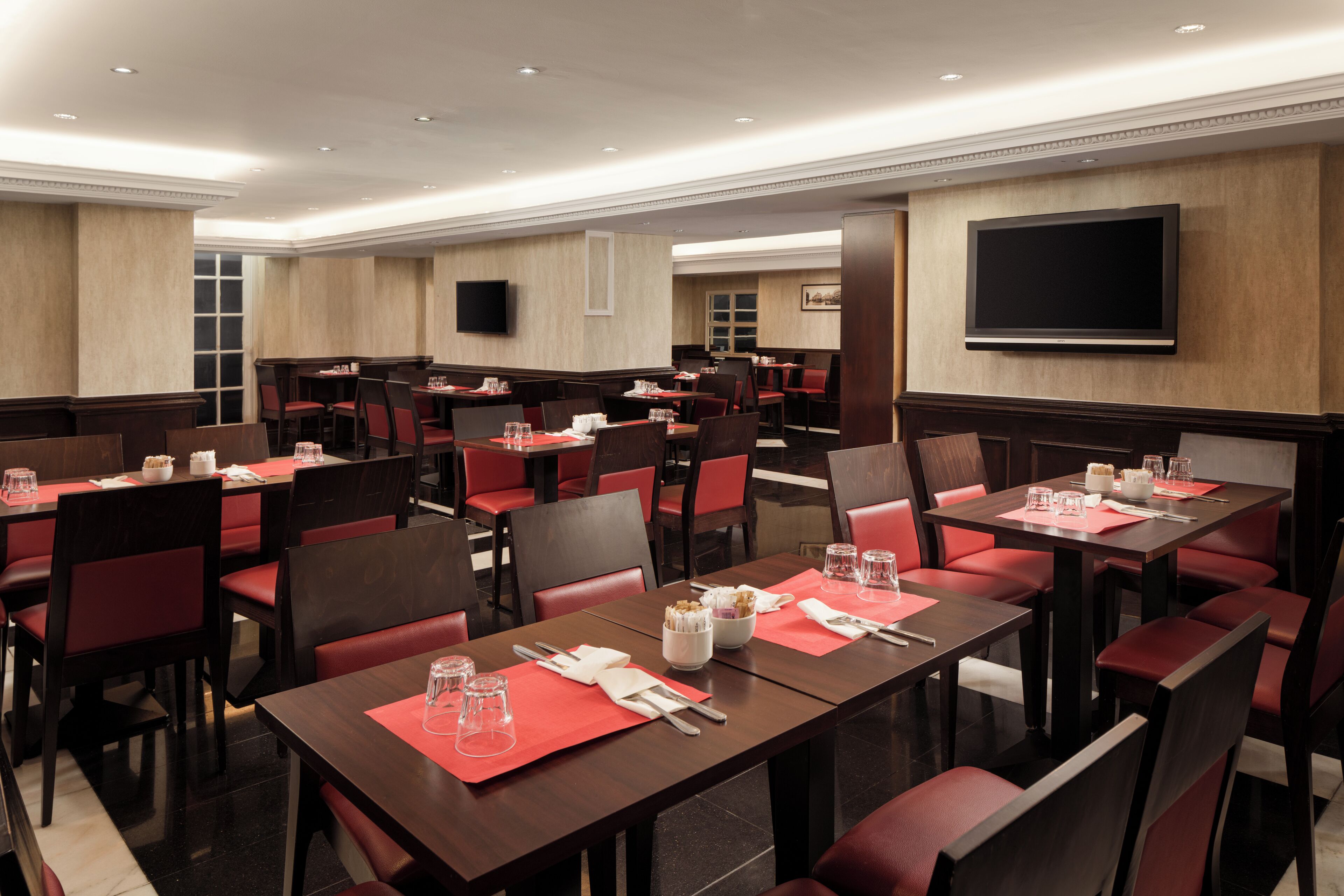 Photo - Royal Eagle Hotel