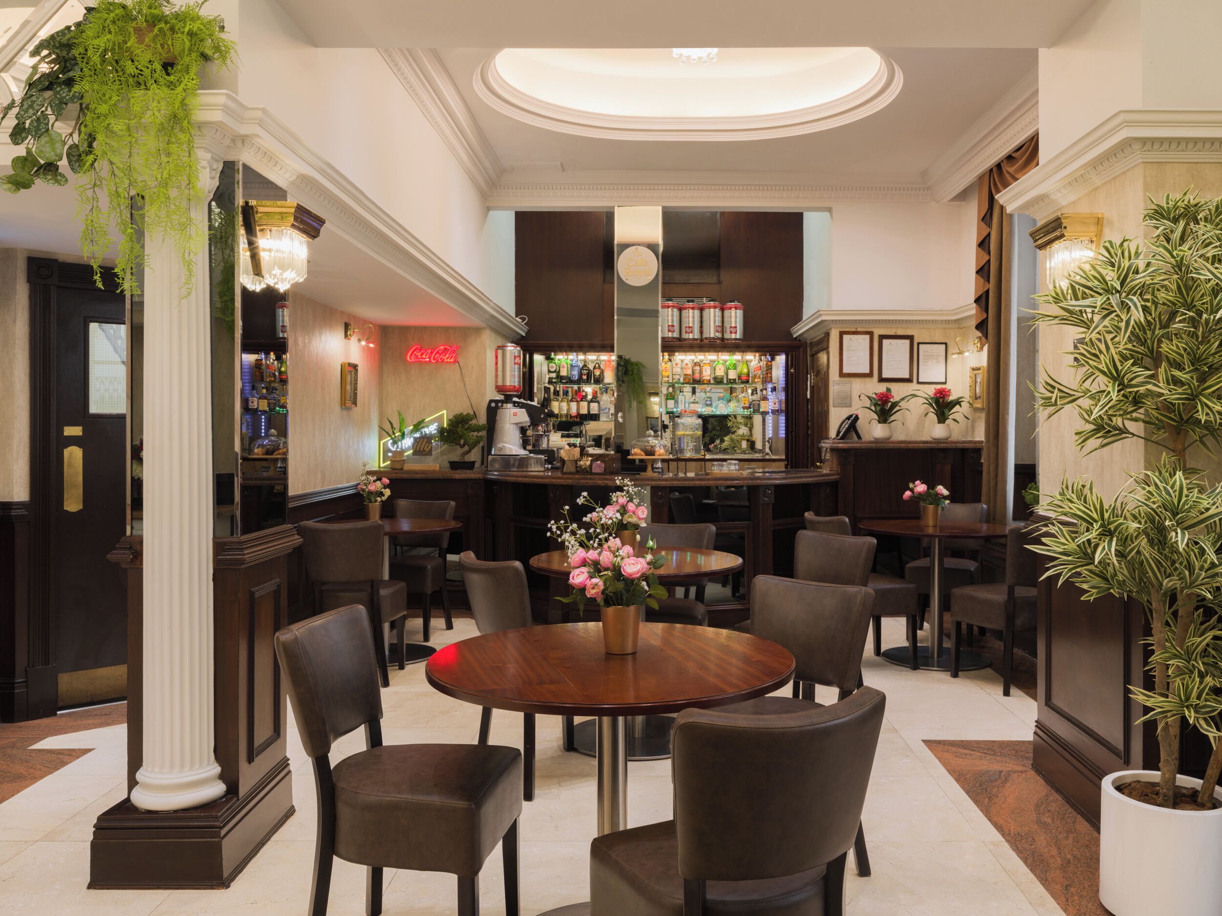 Photo - Royal Eagle Hotel
