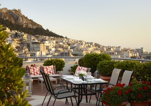 Breakfast, lunch and dinner served - Athens Zafolia Hotel (Athens)