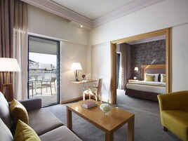 Junior lakosztály | Nappalirész | LED-tévé