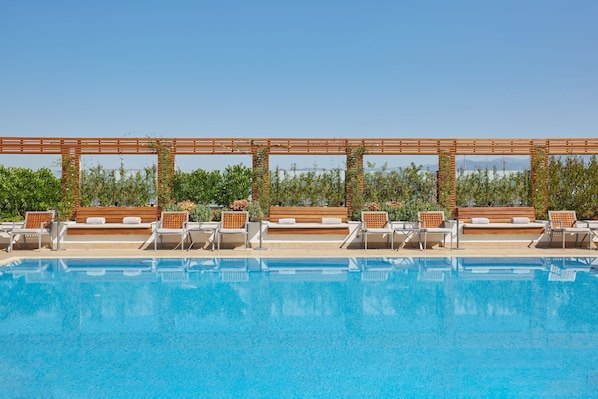 Indoor pool, outdoor pool