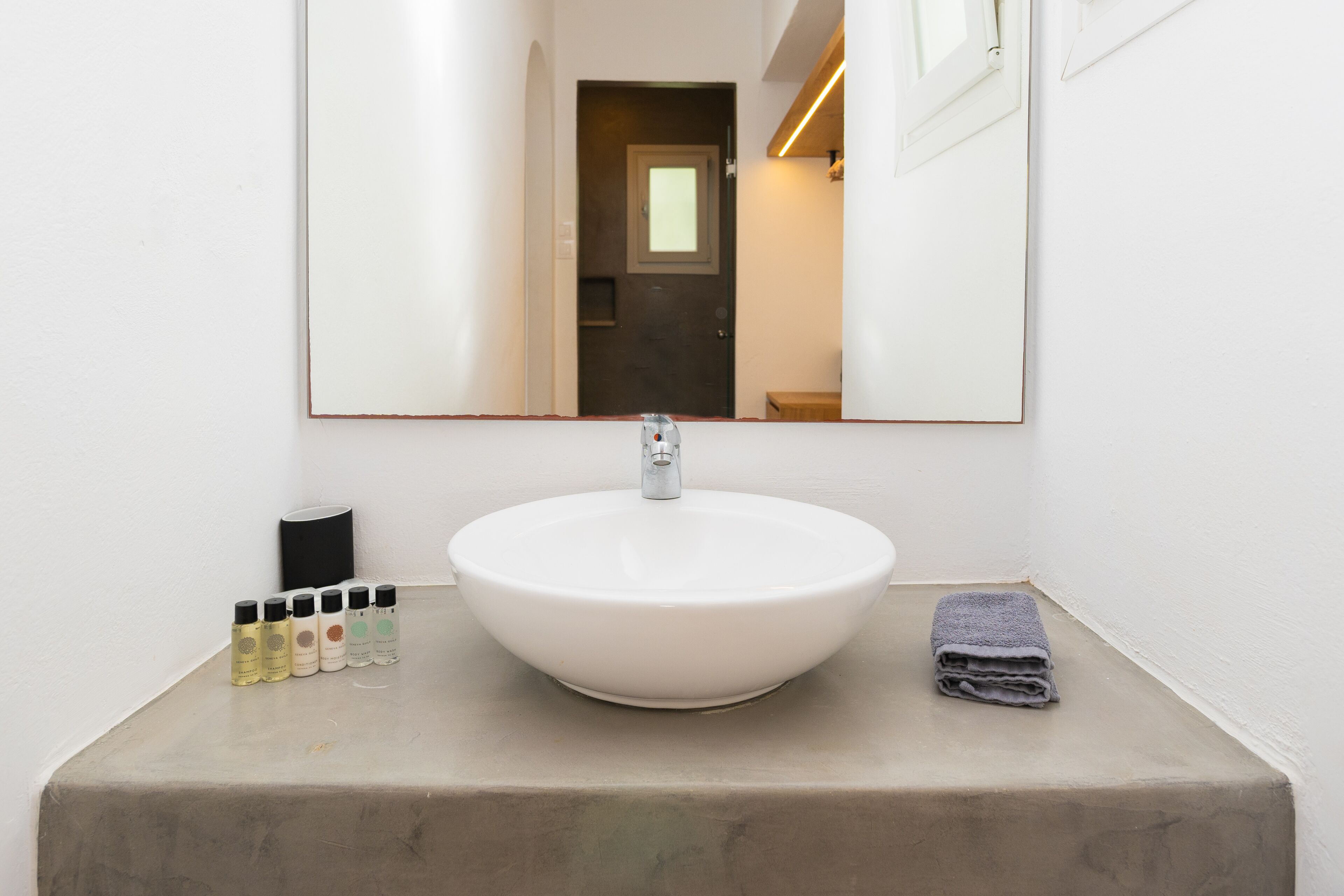 Photo - Rhenia Hotel