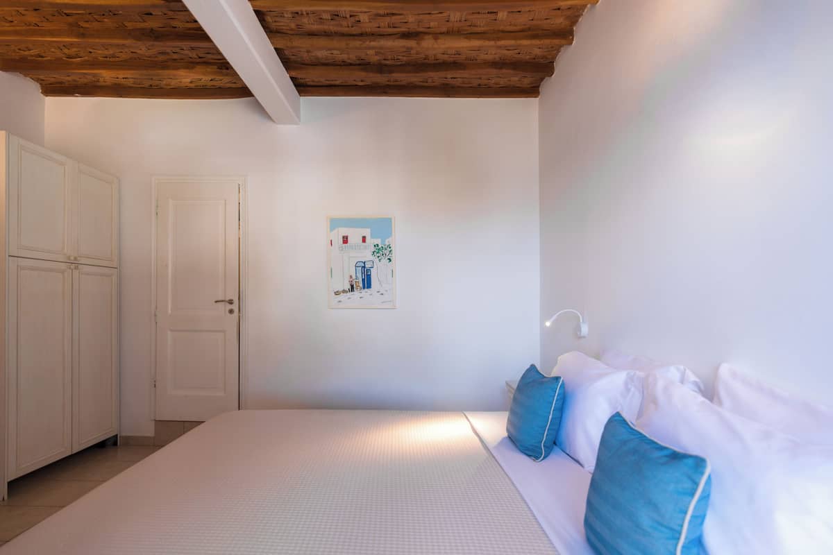 Delos Room Sea View | Egyptian cotton sheets, Select Comfort beds, minibar, in-room safe