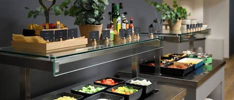 Desayuno buffet todos los días (con cargo)