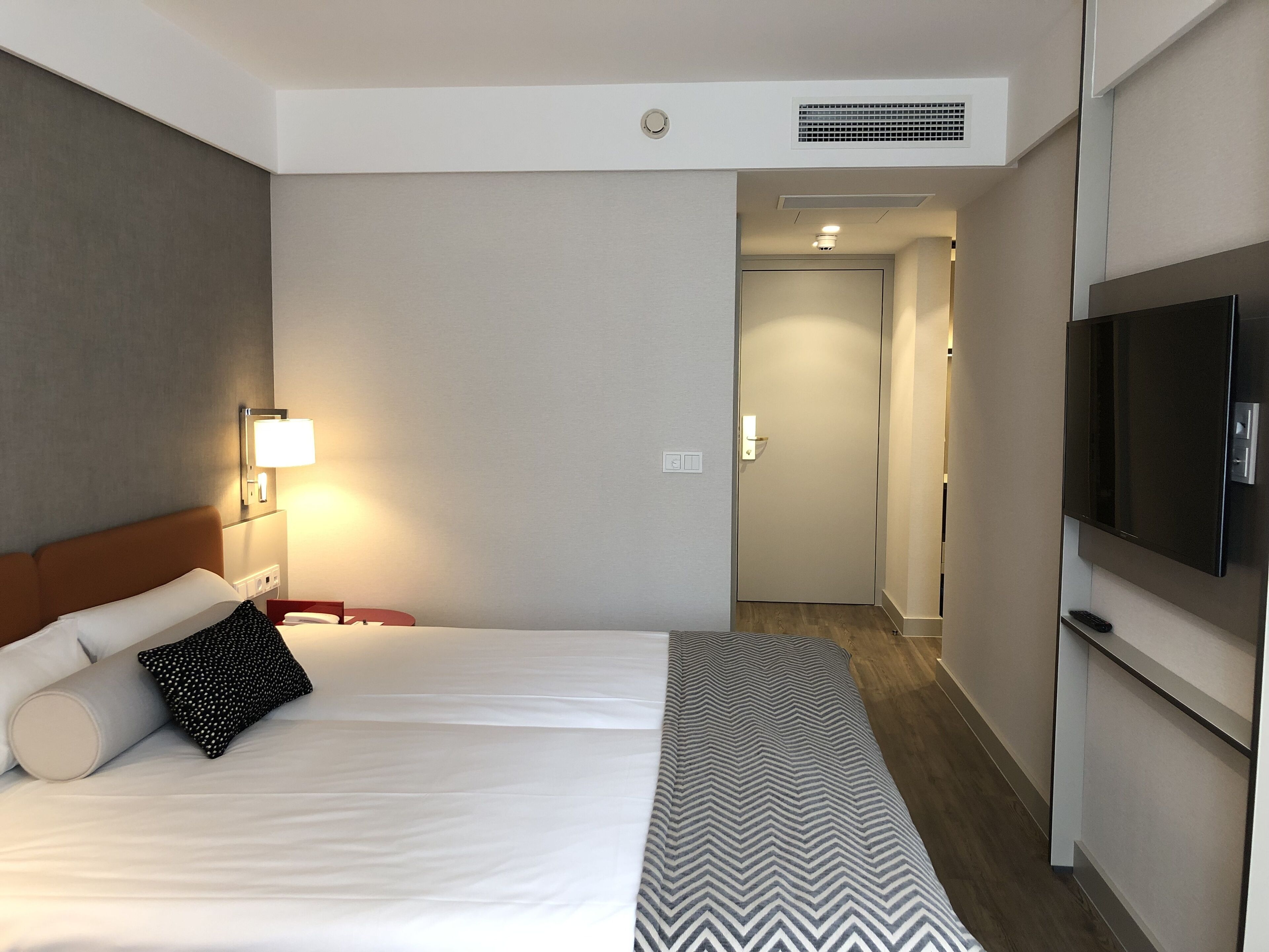 superior double room | 1 bedroom, in-room safe, blackout curtains, soundproofing