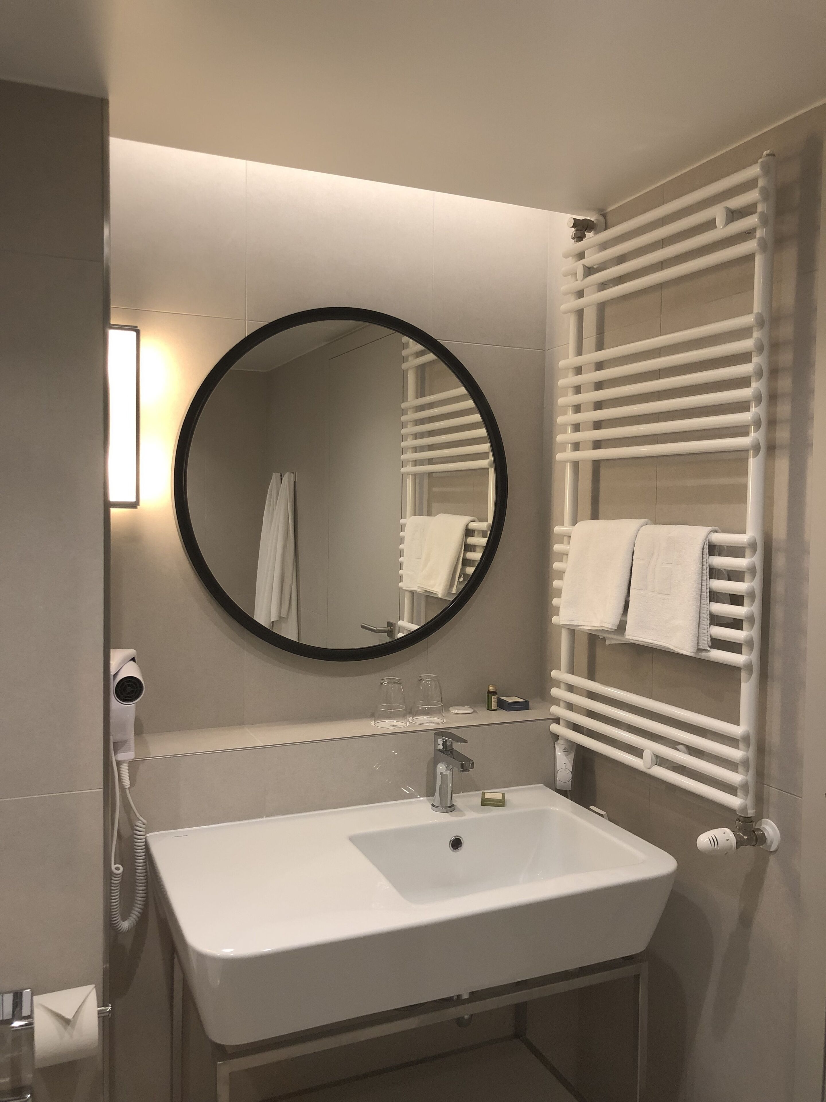 junior suite | bathroom | eco-friendly toiletries, hair dryer, towels