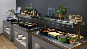 Food and drink - Hotel Erzsébet City Center Budapest, a member of Radisson Individuals (Budapest)